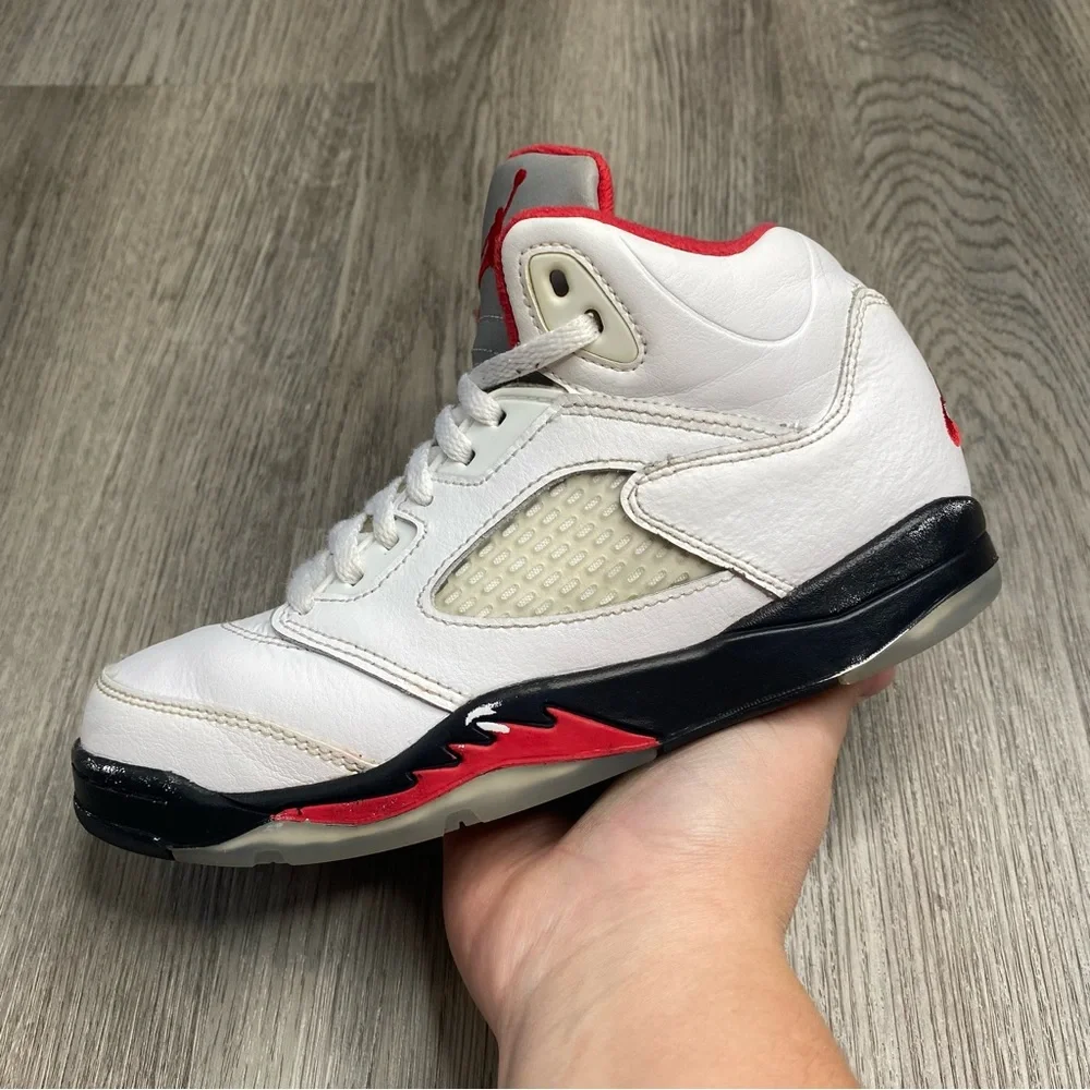 Nike Air Jordan 5 Retro Boys 3Y Athletic Shoes Sneakers 440889-102‎ Fire Red